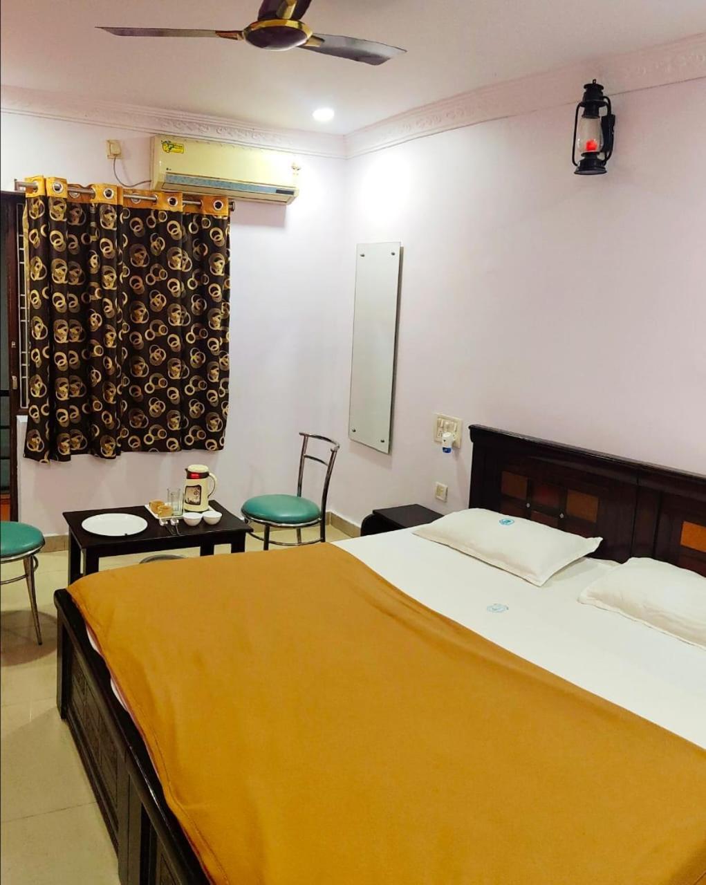 Sv Guest Rooms 비사카파트남 외부 사진